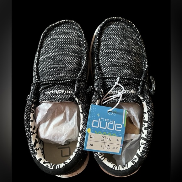 Hey Dude Other - NWT Boys Hey Dudes Youth 2 Black/Gray/White